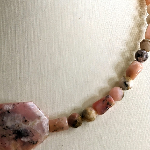 Natural Peruvian Pink Opal Beaded Necklace with Pink Opal Centerpiece - Picture 6 of 11